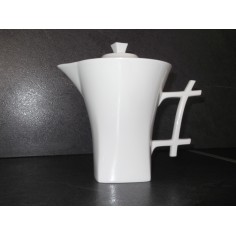 Théière en porcelaine de Limoges blanche