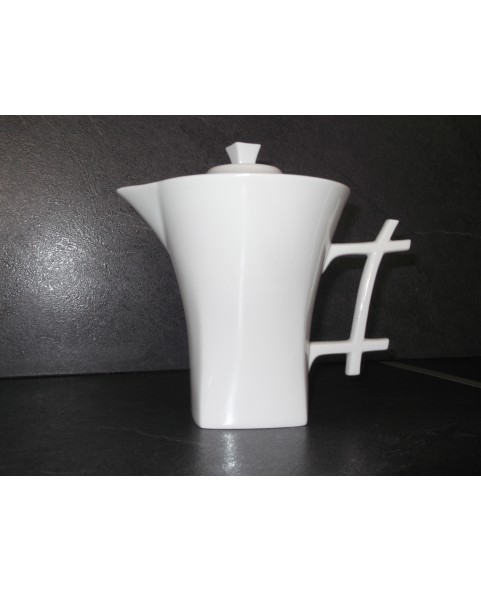 Théière en porcelaine de Limoges blanche